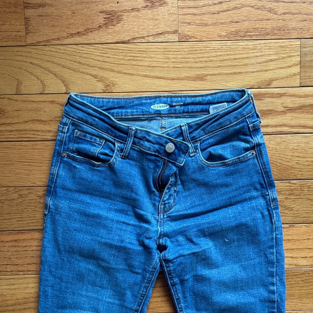 Old Navy Distressed Rockstar Super Skinny Ankle Jeans